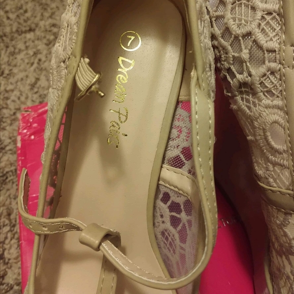 Size 7 - Picture 3 of 3